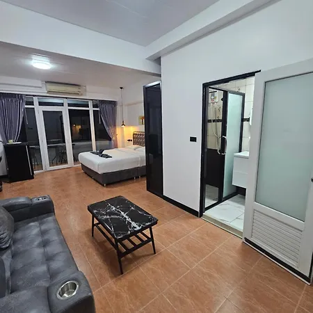 Happy Beach Jomtien Guesthouse Exterior photo